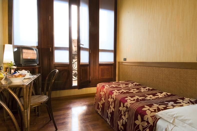 Ariosto Hotel Milan Exterior photo